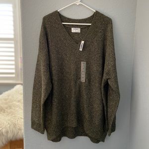 Women’s V-neck Sweater